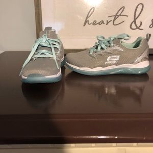 Kids sketchers. Never been worn!